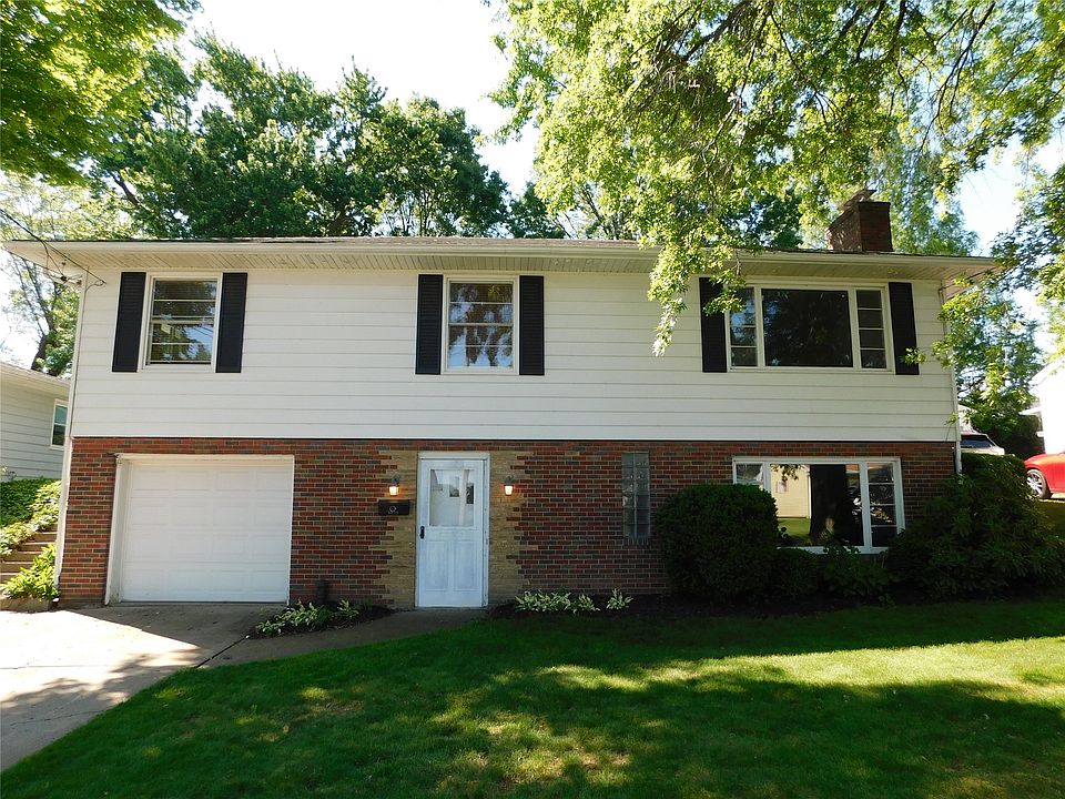 1st image of 1635 W 41st St