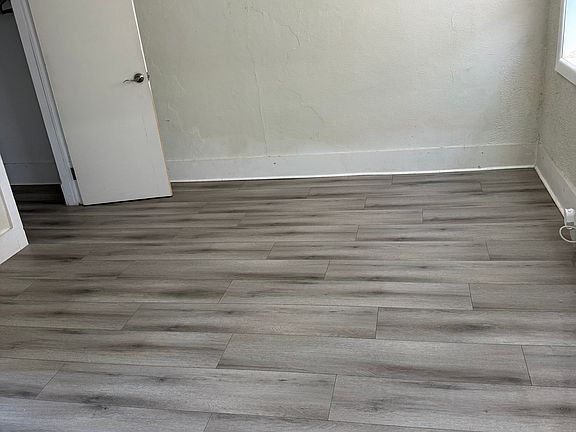 4th image of 2448 S Oceanshore Blvd #1