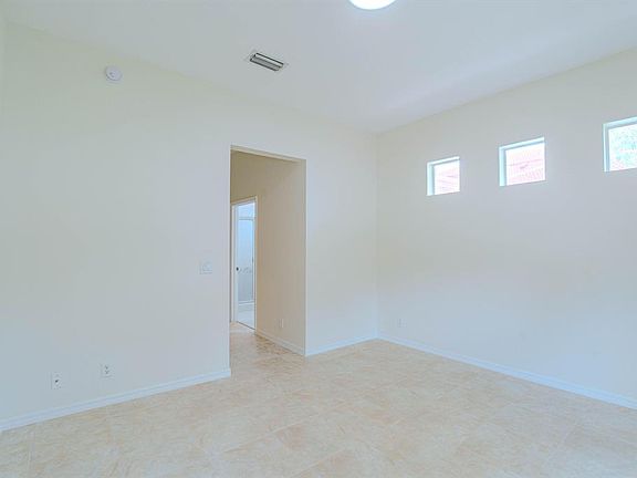 5th image of 5733 NW 119th Dr #1