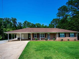 100 Vernon Ferry Ct, Lagrange, GA 30240