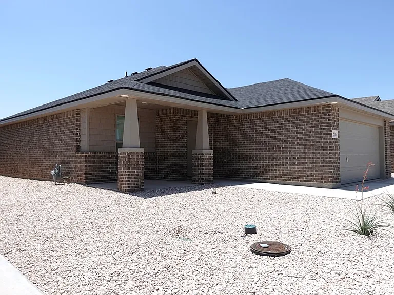 2716 River Bend Rd — Photo 3