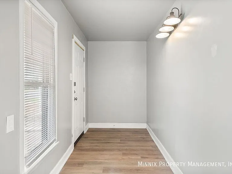 1302 Avenue E #1 — Photo 12