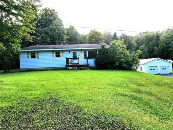 10162 Llewellyn Rd, Remsen, NY 13438