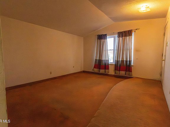 5th image of 5728 Devon Ave