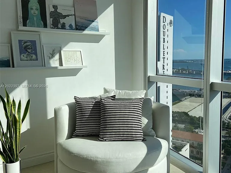 1750 N Bayshore Dr #3314 — Photo 2