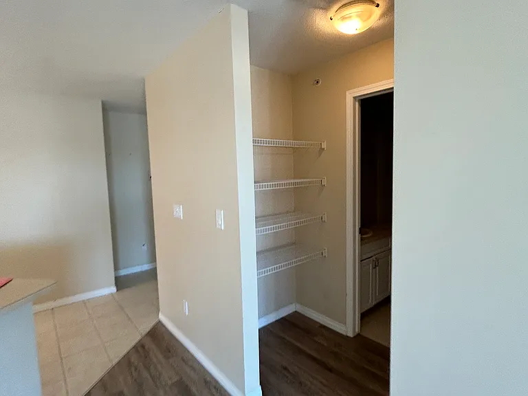 1021 Ross St — Photo 22