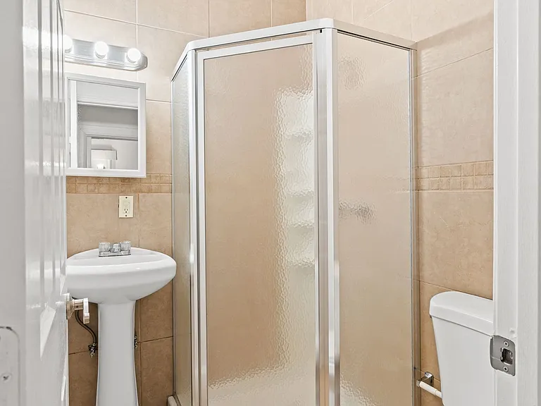 514 W Macarthur Blvd #3 — Photo 12