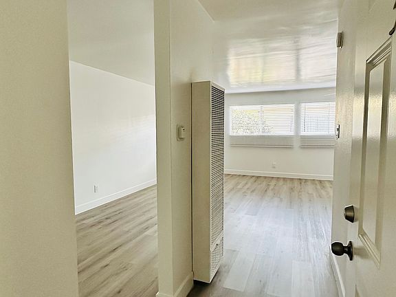 5th image of 8657 Balboa Blvd #3