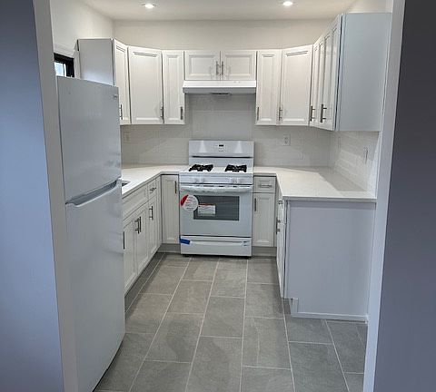 4th image of 151 Livermore Ave Floor 2