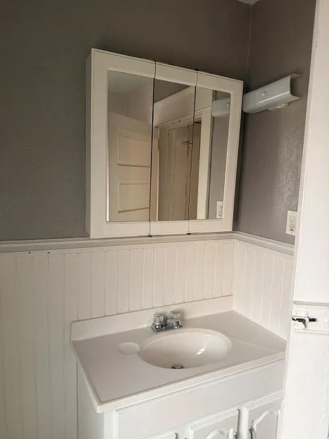 210 Central Ave — Photo 4