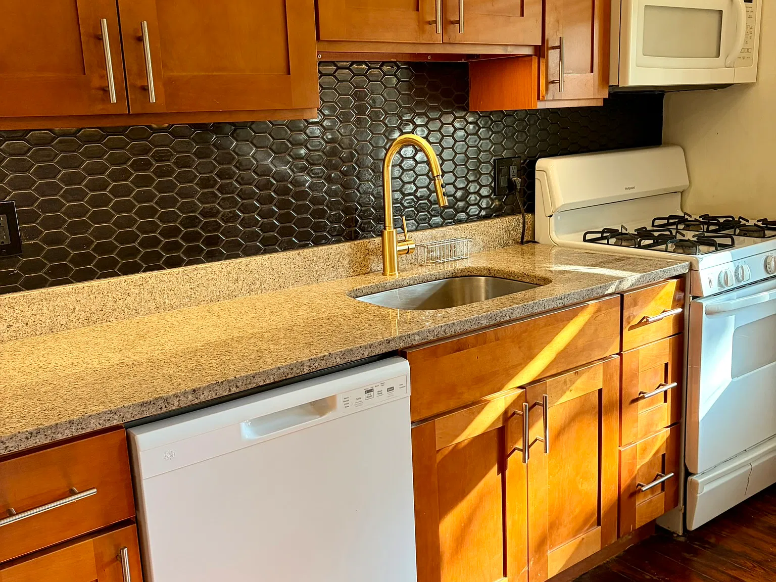 1 bed, 600 sqft, $1,545 — Photo 2