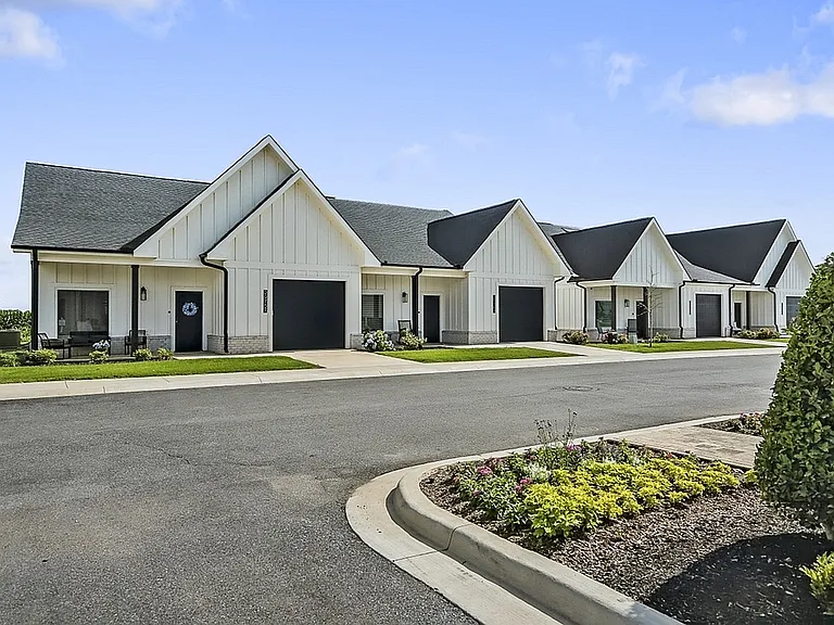 Villas at Capital Twenty — Photo 24