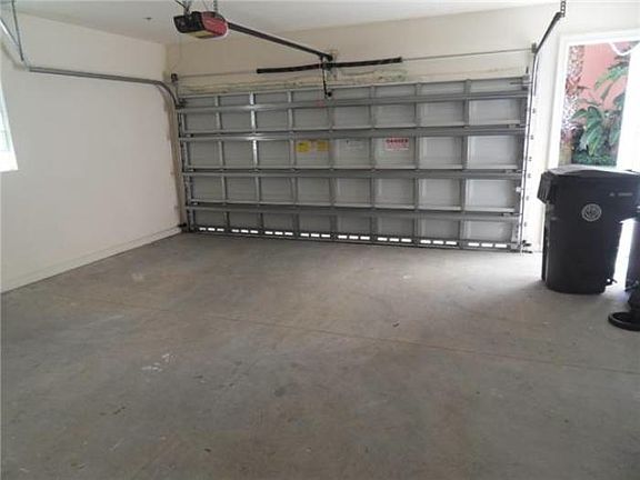 5th image of 770 Millbrae Ct Unit 2