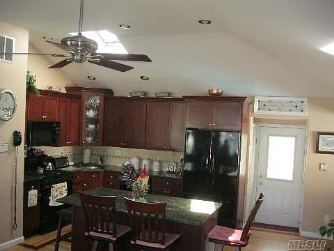 4th image of 20 Topaz Dr