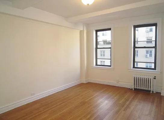 Rented by City Connections Realty | media 32