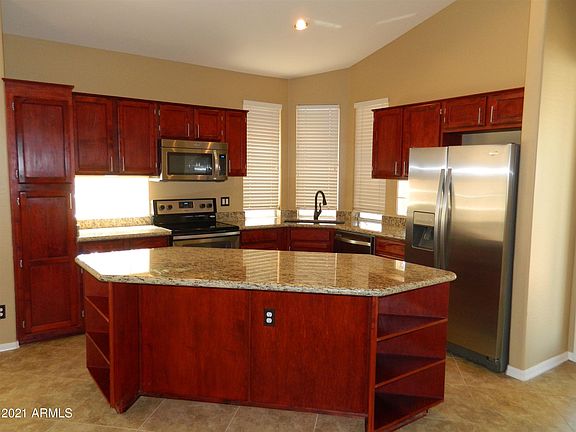 5th image of 2319 E Silverwood Dr