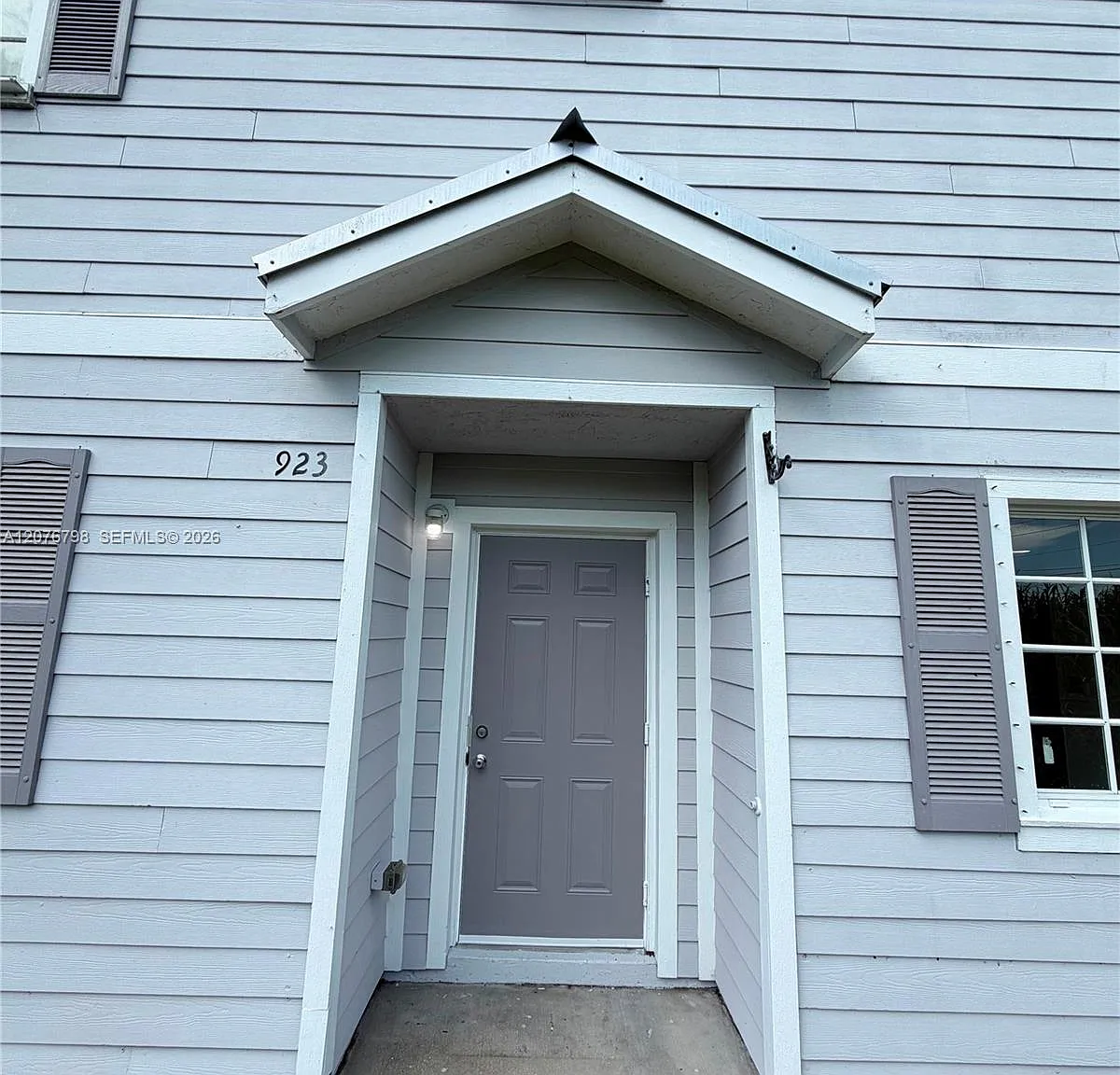 Hamilton Place — Photo 1