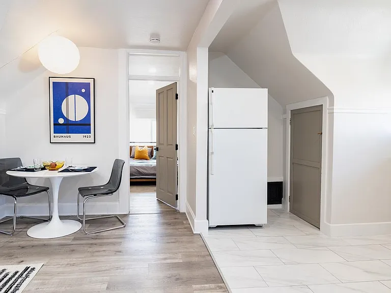 1554 Vine St #4 — Photo 3