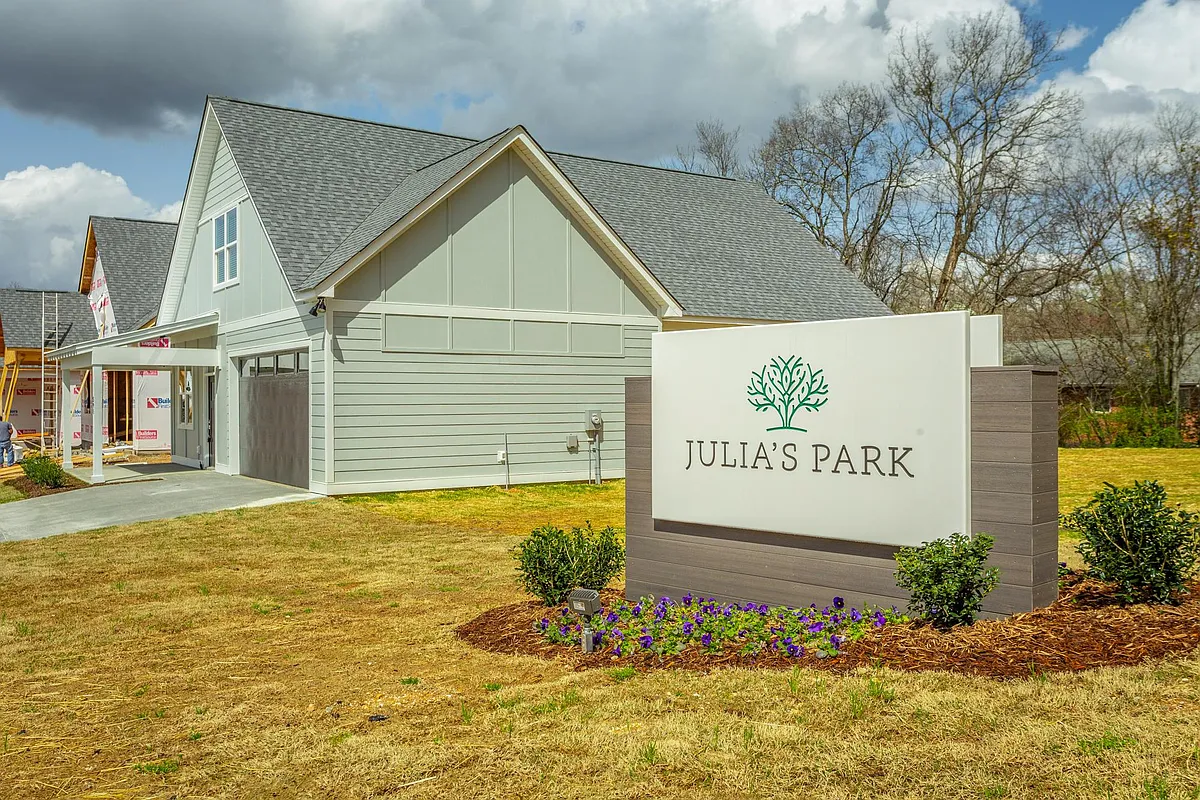 Building Photo - Julias Park