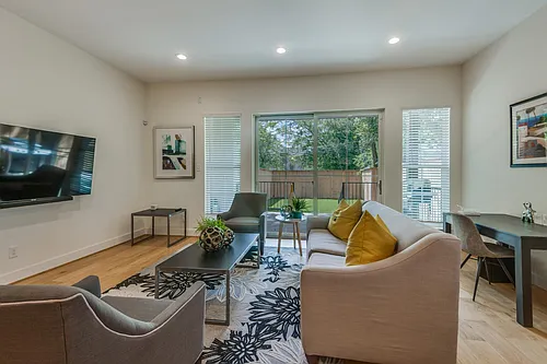 1005 Mount Auburn Ave Photo 1