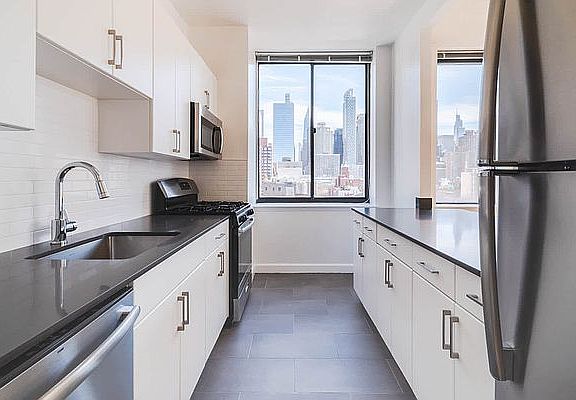 5th image of 505 W 54th St APT 524