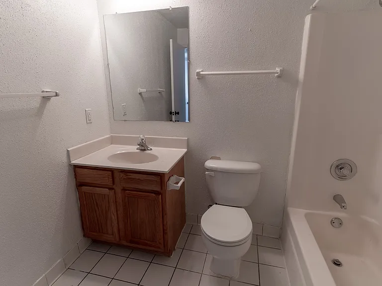 Crestview at Louisville Apartments — Photo 44