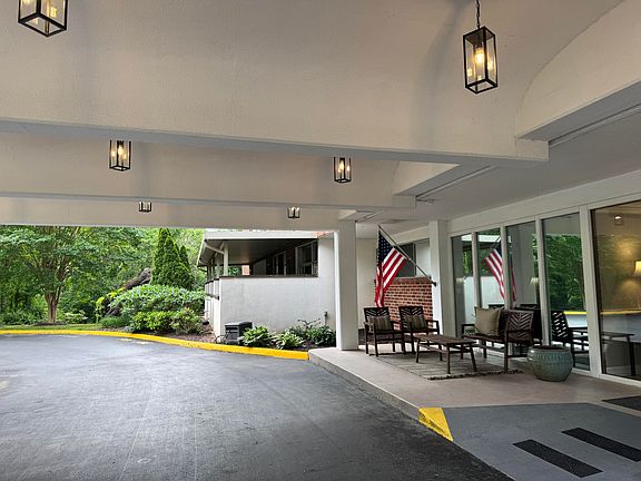 4th image of 1414 Continental Dr APT 302