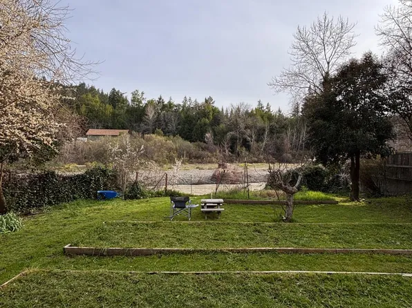 350 Riverview Road, Garberville, CA 95542