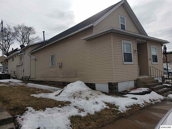 2nd image of 215 2nd Ave Ne Ave