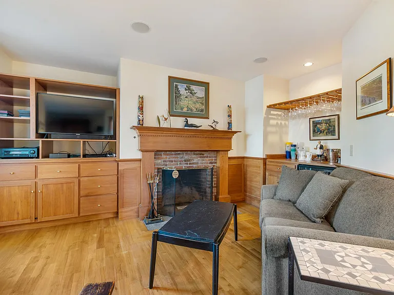 255 Pikes Point Rd — Photo 13
