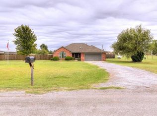 312 Scissortail Ln, Tuttle, OK 73089