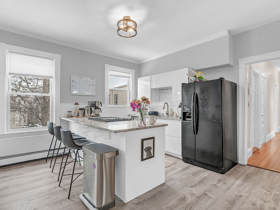 1st image of 11 Doris St #3