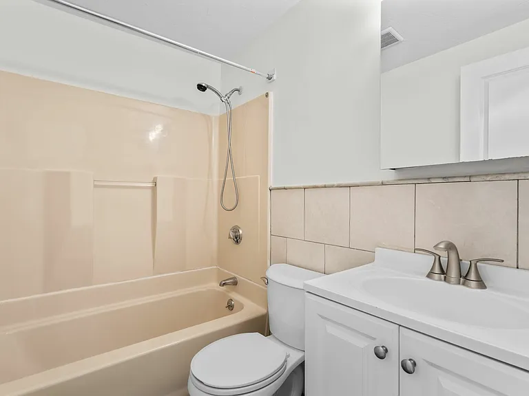 754 Huntington Ave #3 — Photo 4