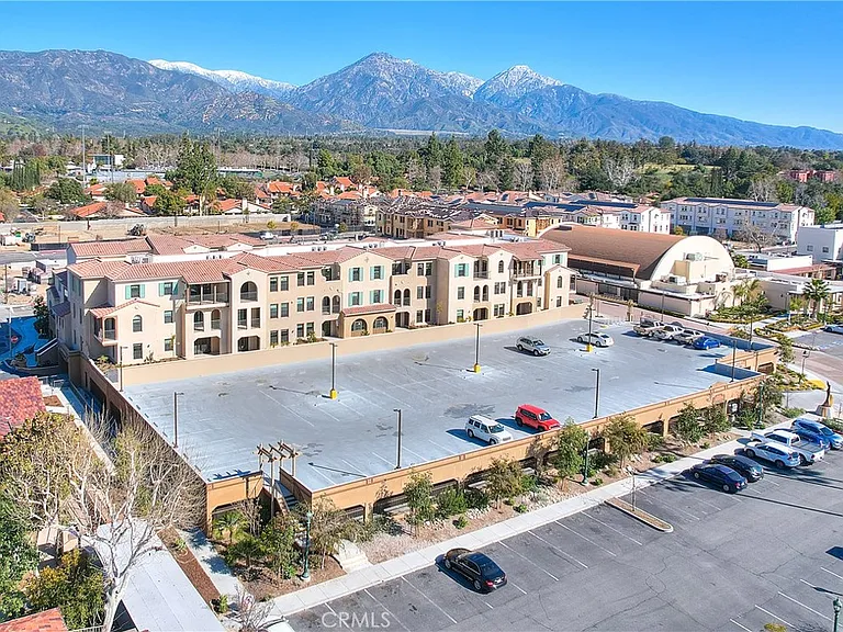 501 W Foothill Blvd #300 — Photo 16