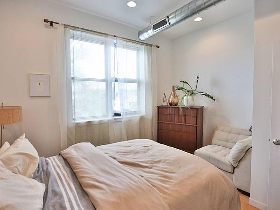 5th image of 651 N Wolcott Ave #3