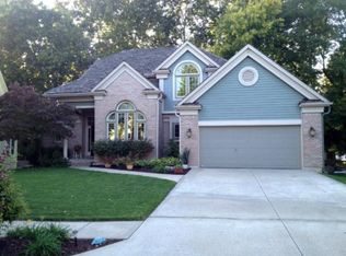 1104 N White Oak Ln, Liberty, MO 64068