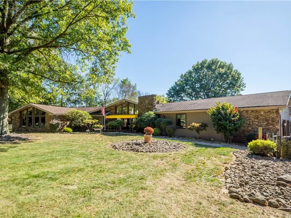 375 Wray Large Rd, Clairton, PA 15025