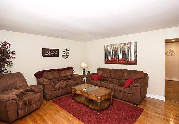 3rd image of 11806 Jonesdale Ct