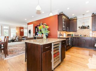 817 W Buckingham Pl, Chicago, IL 60657