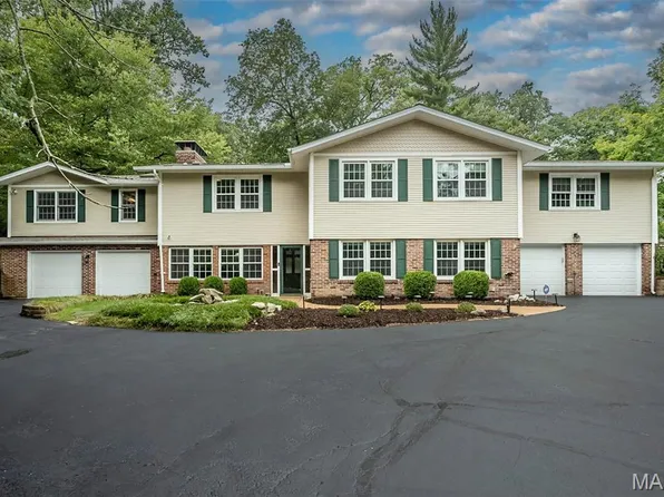 1471 Wilton Ln, Saint Louis, MO 63122