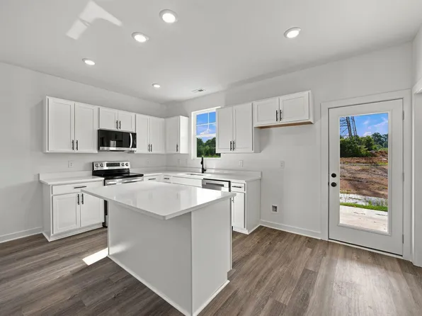 896 Foxtail Dr, Chattanooga, TN 37421