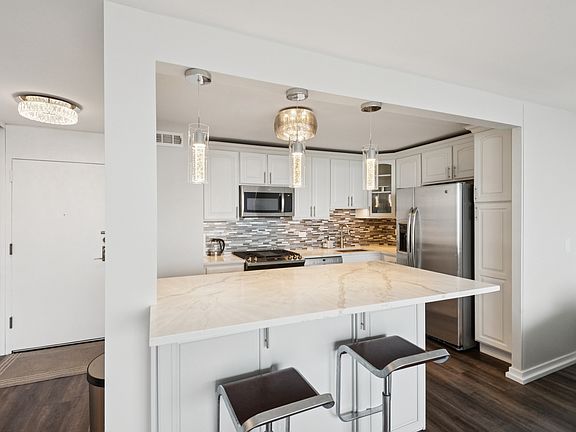 4th image of 2800 N Lake Shore Dr APT 3603