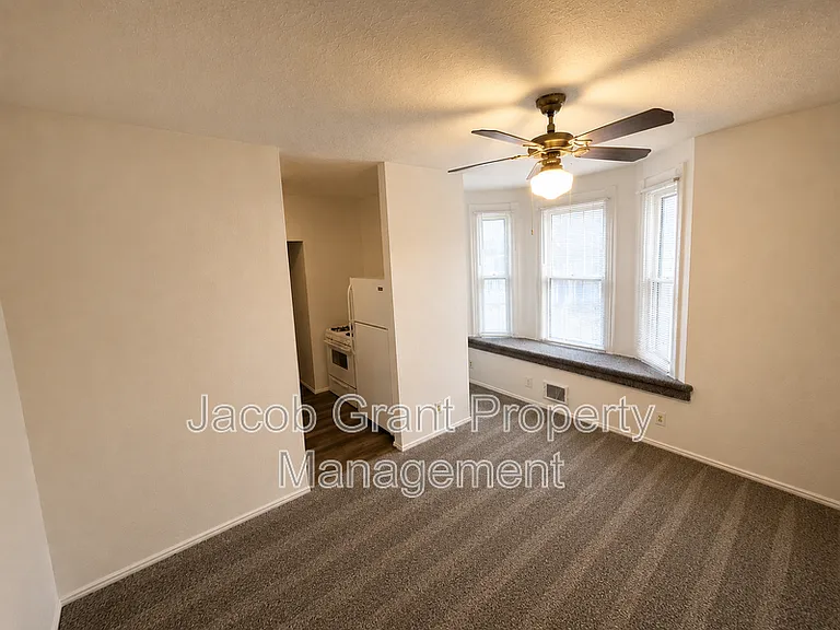 520 N Water Ave #1 — Photo 5