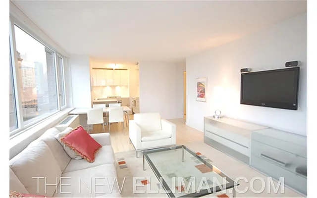 Rented by Douglas Elliman | media 16