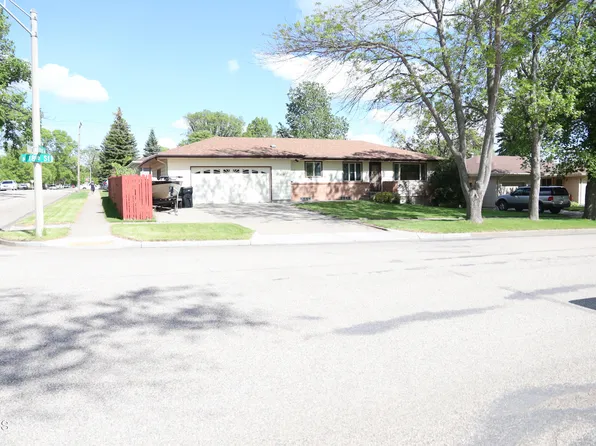 1427 N 18th St, Bismarck, ND 58501