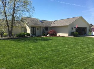 9032 Gatestone Rd, North Ridgeville, OH 44039