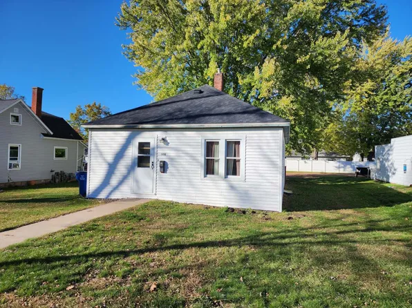 906 E 7th St, Merrill, WI 54452