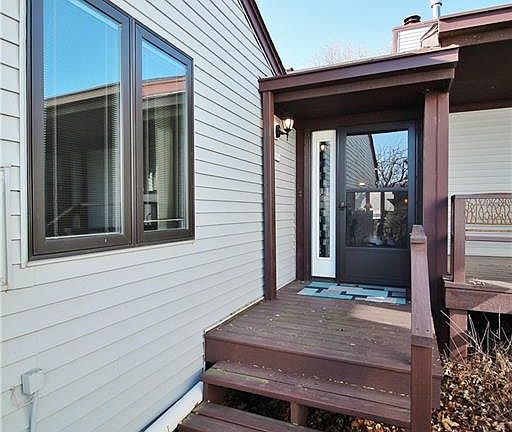 2nd image of 4916 Lynn Dr