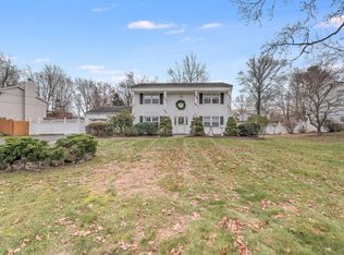 68 Old Queens Blvd, Manalapan, NJ 07726