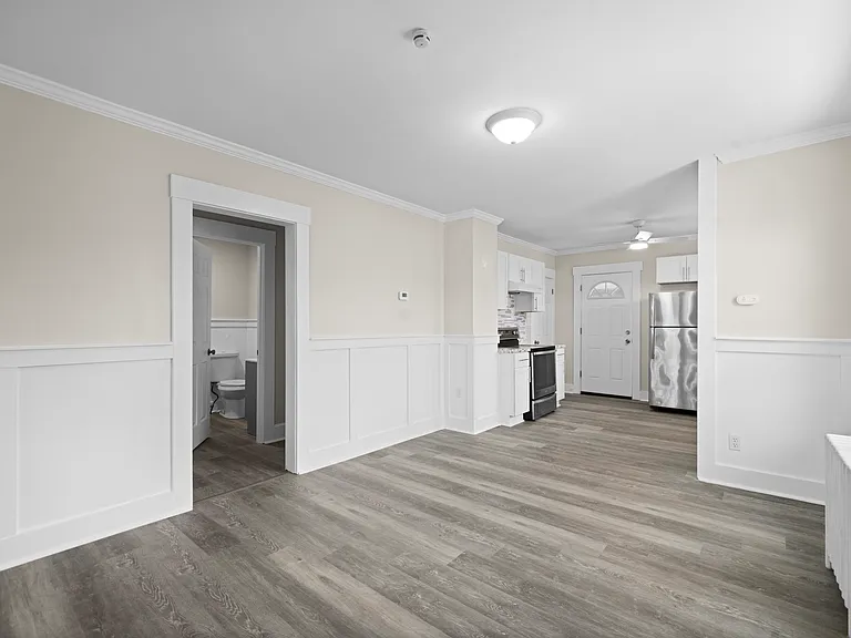 70 Lambert St — Photo 15